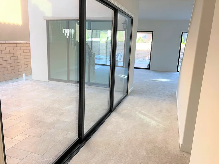 29 Caspian — Photo 3