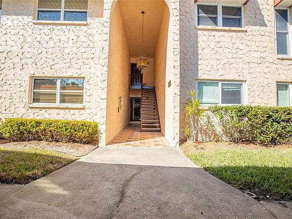 2nd image of 117 Dogwood Cir #117