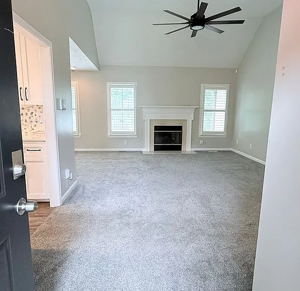 31 White Oak Dr — Photo 2