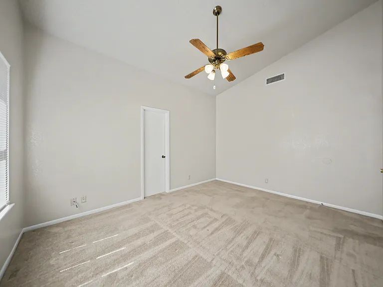 4716 Glass Mountain Dr — Photo 14