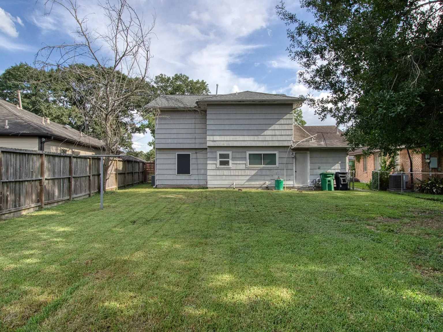 3 bed, 1.5 bath, 1660 sqft, $1,800 — Photo 3