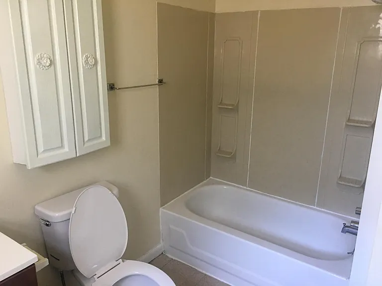 560 Grant St — Photo 2