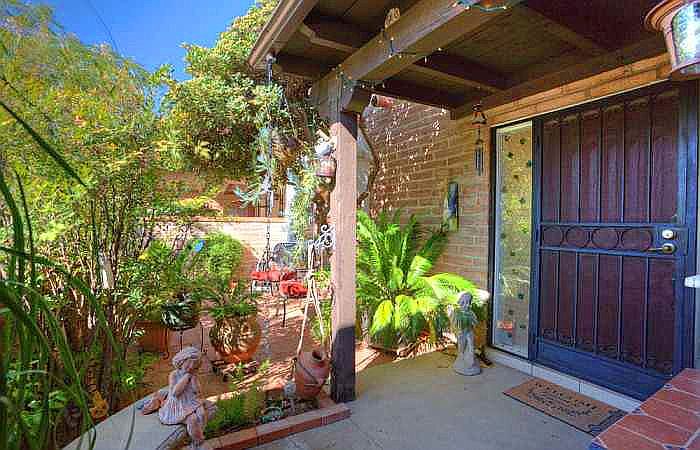 1st image of 525 S Paseo La Ruida Cir