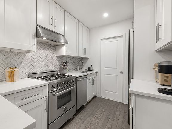 4th image of 143 Sullivan St APT G4