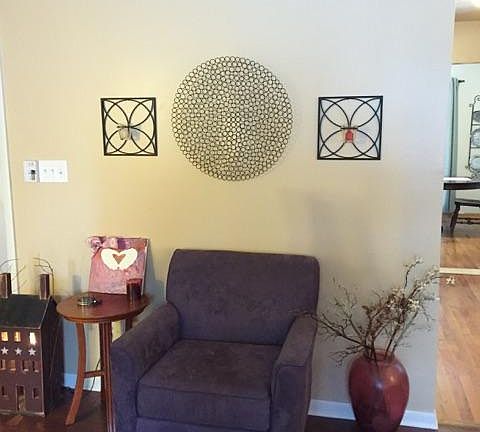 4th image of 1503 E Clairmont Pl