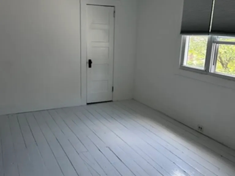 1566 Whitney Ave — Photo 17