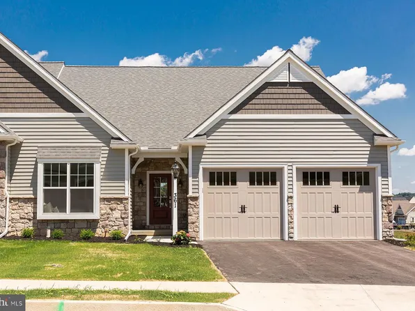 361 Autumn Harvest Ln #2, Lititz, PA 17543