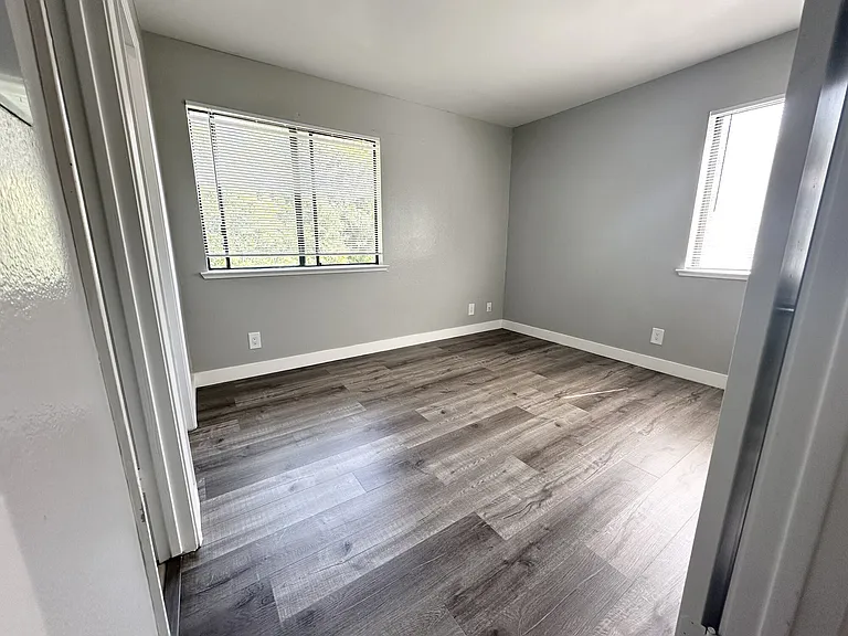 Riverfront Apartments — Photo 19