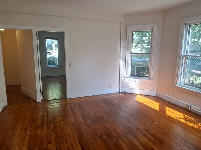 502 S Aurora Street — Photo 2