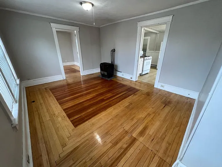 109 Rosedale Ave — Photo 1