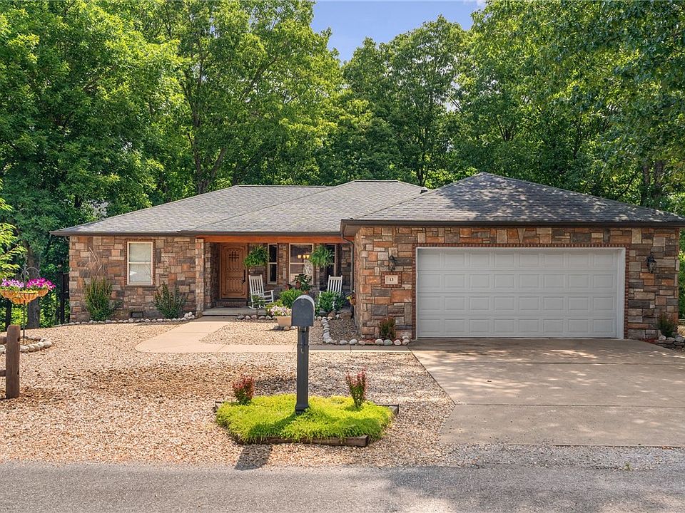 1st image of 13 Ettington Ln