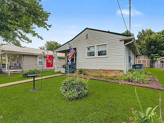 2nd image of 1009 Minton Pl