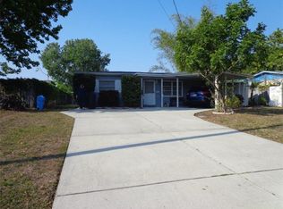 9458 Park Lake Dr N, Pinellas Park, FL 33782