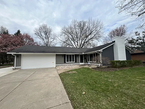 301 S Village Dr Photo 1