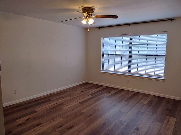 5th image of 3018 Overton Park Dr W