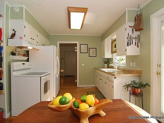 5th image of 2022 Fairlamb Ave