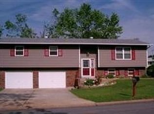 1950 Peach St, Saint Peters, MO