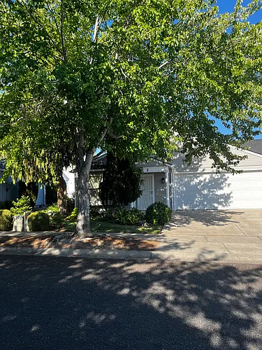 101 Plum Ln #2 Photo 1