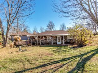 202 Beechtree Ln, Sparta, MO 65753