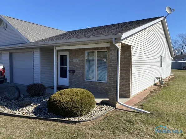 111 Antwerp Dr, Hicksville, OH 43526