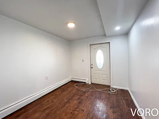 Rented by Voro, LLC | media 12