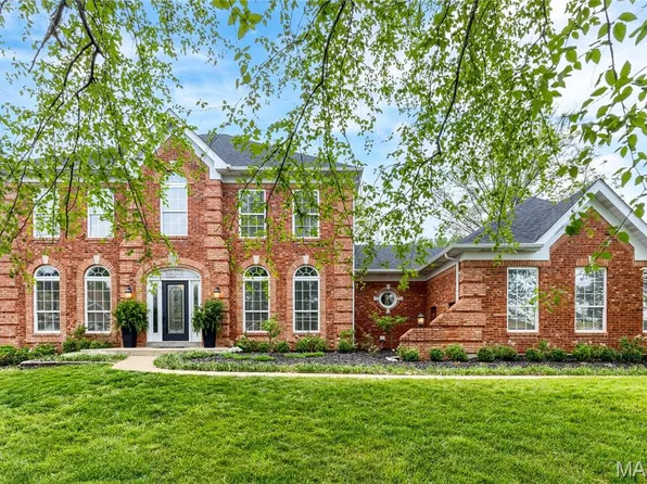 553 Malinmor Dr, Weldon Spring, MO 63304