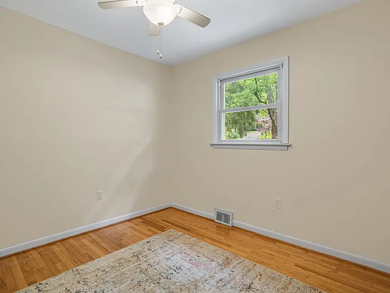 440 Royal Pines Dr — Photo 9