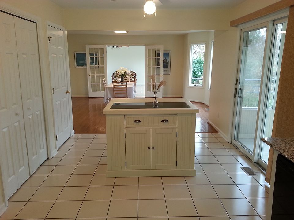 Kitchen Island - 2nd view