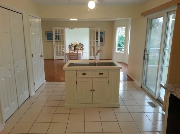 112 W Prospect Bay Dr, Grasonville, MD 21638