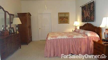 4th image of 2151 Saint Ives Ct