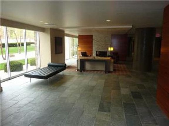 5th image of 600 E 8th St #P-b
