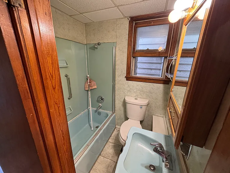 516 E Norwegian St — Photo 9