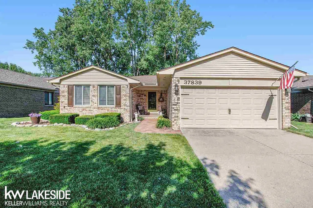 37839 Streamview Dr photo 1