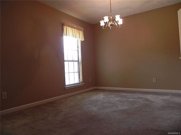 3rd image of 4005 Caldwell Ct