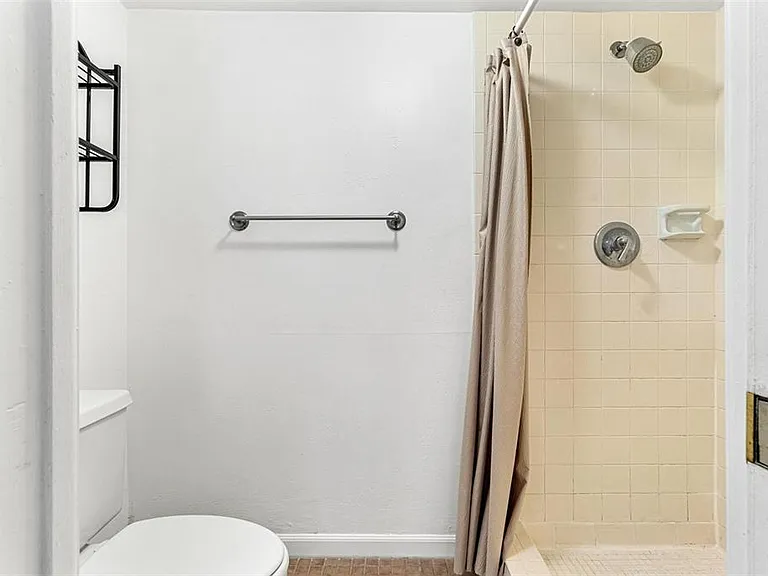 108 Woodlands Ct #108 — Photo 16