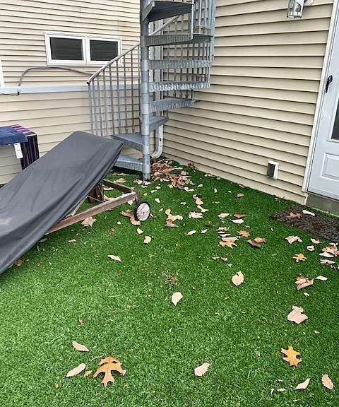 336 Leverington Ave — Photo 2