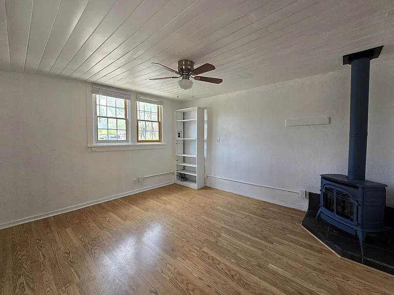 310 Staab St — Photo 3