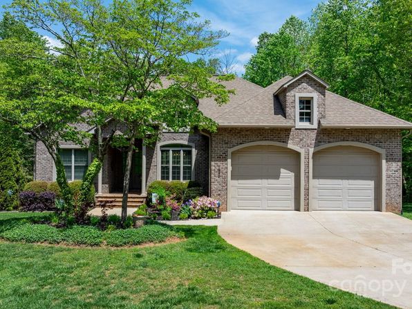 1590 W 7th St, Newton, NC 28658