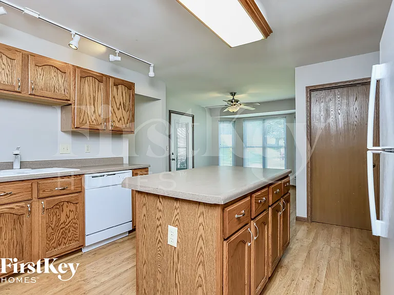 3741 Majestic Ct — Photo 6