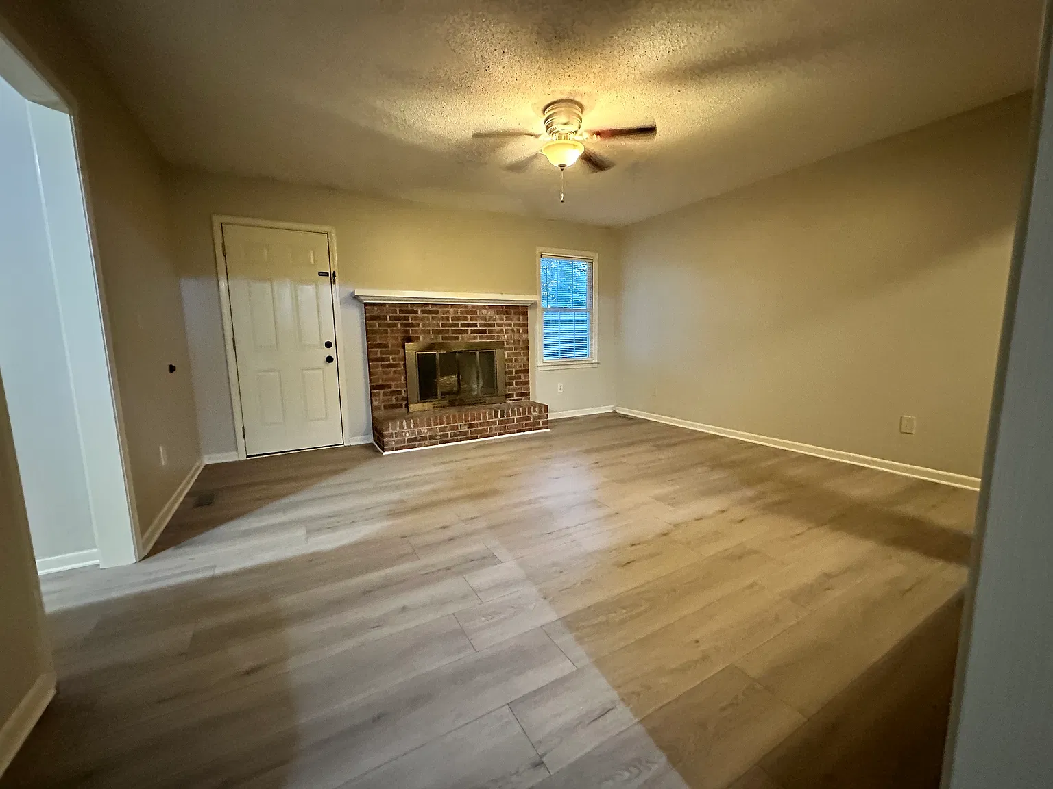 3 bed, 1317 sqft, $1,650 — Photo 3