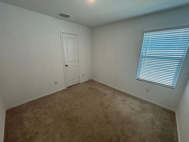 206 Sunflower St — Photo 16