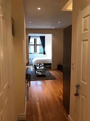 Rented by Cooper & Cooper Real Estate | media 18