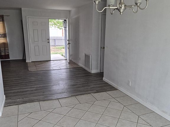 5th image of 20824 Melville Dr