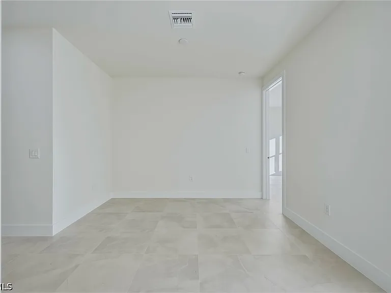 2411 Lola Ave S — Photo 12
