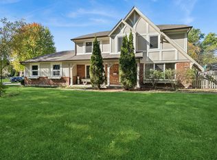 713 Dawes St, Libertyville, IL 60048