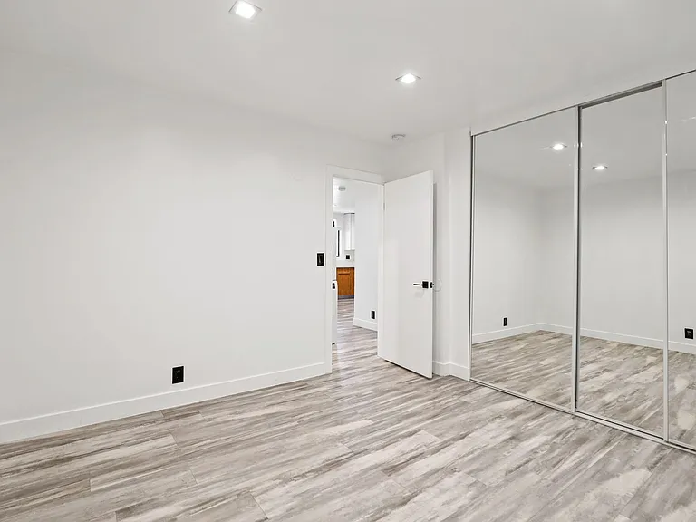 830 Bartlett St — Photo 43
