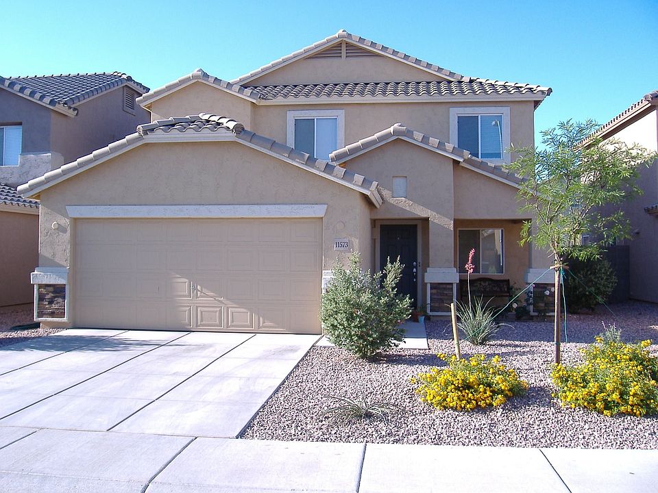 Upgraded Covered Front Porch
