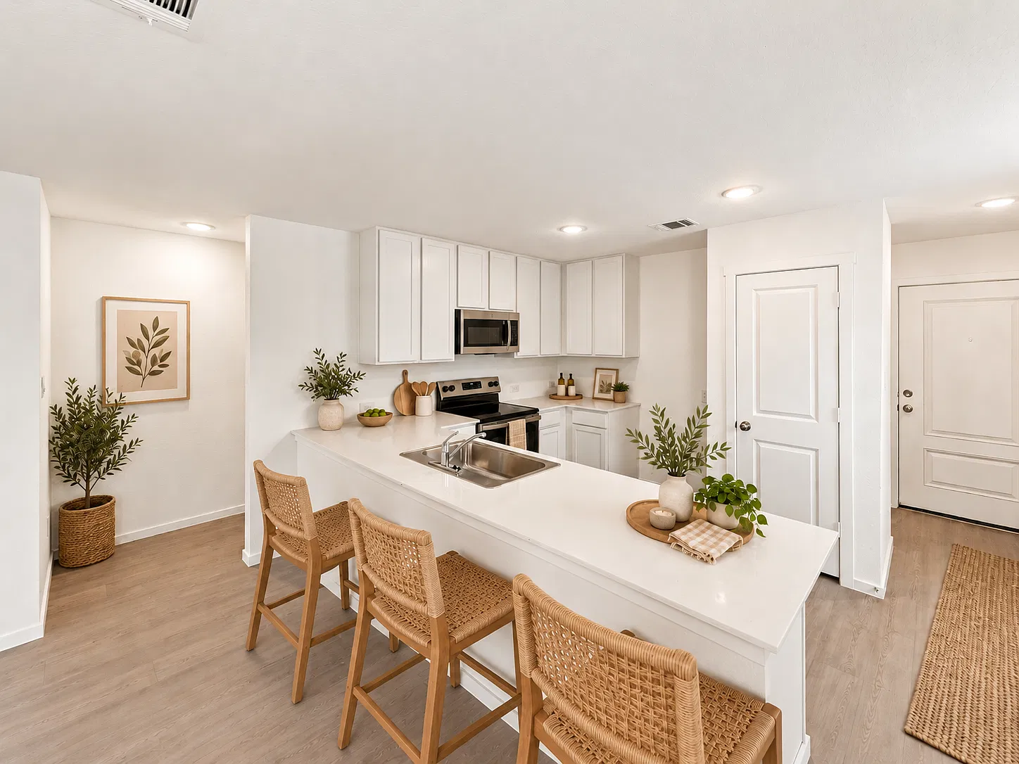 4 bed, 2.5 bath, 1692 sqft, $1,599 — Photo 3
