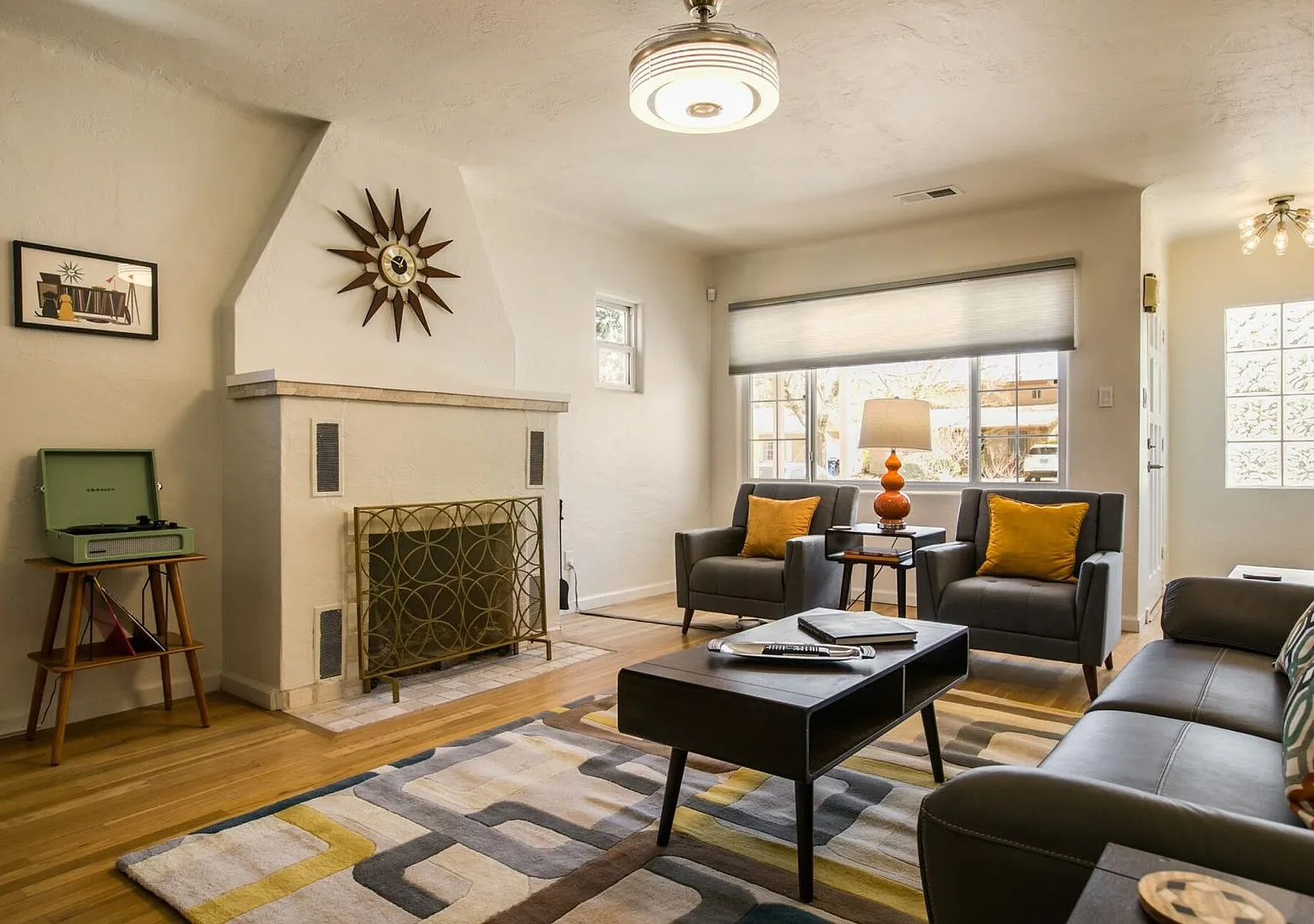 Newly renovated! 3 Bedroom in Nob Hill — Photo 3