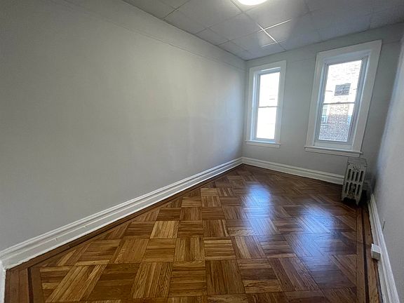 5th image of 234 Lexington Ave #6
